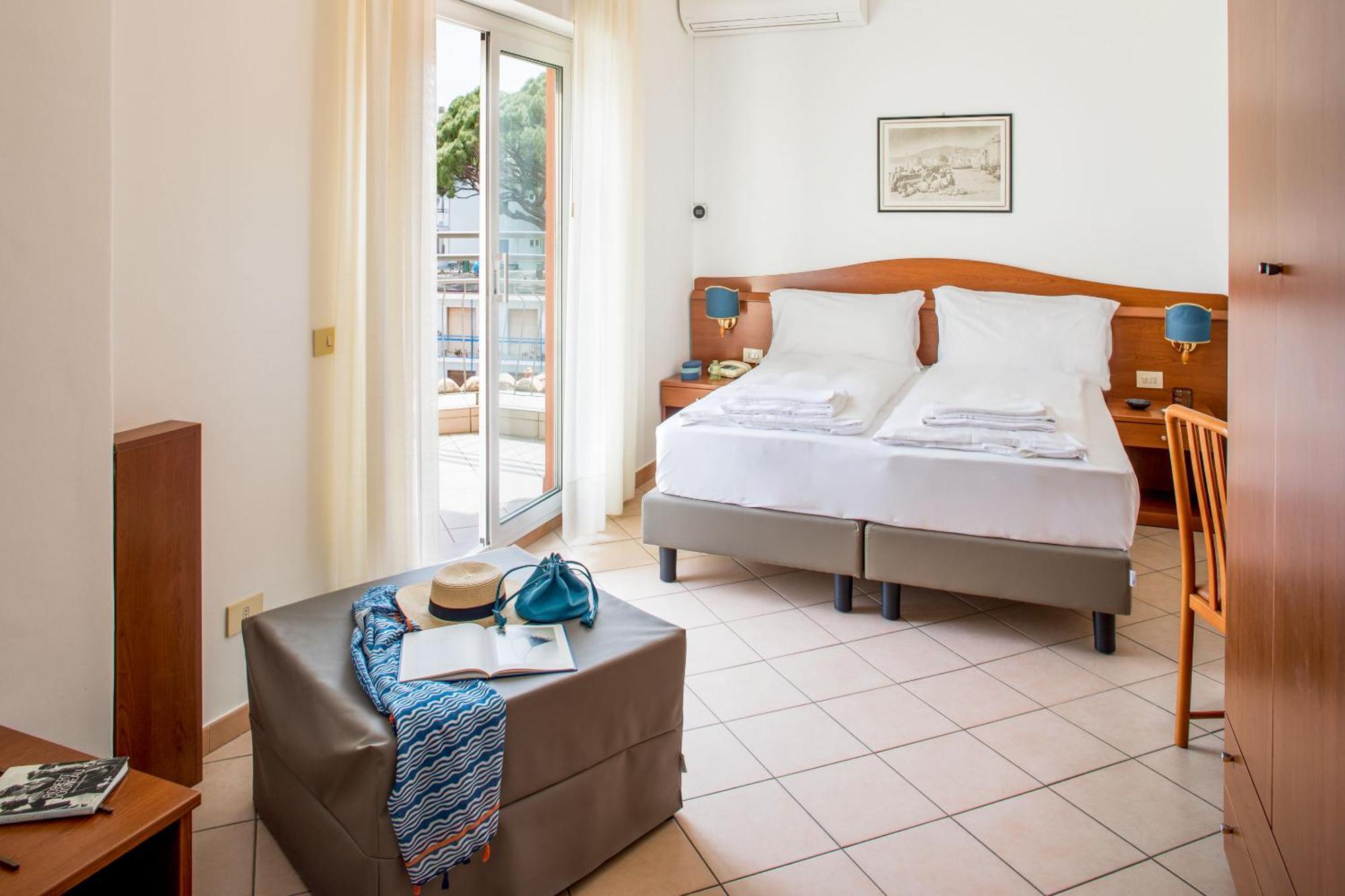 Hotel Tritone Лаїгуелья Екстер'єр фото