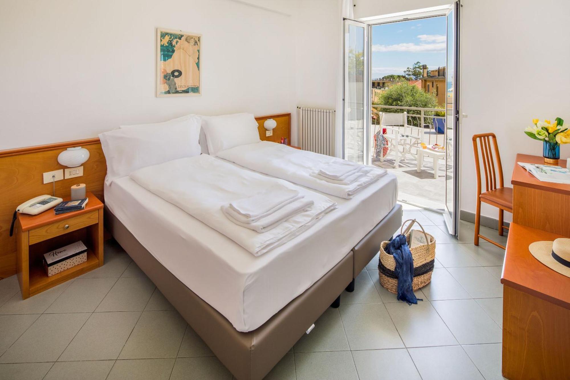 Hotel Tritone Лаїгуелья Екстер'єр фото
