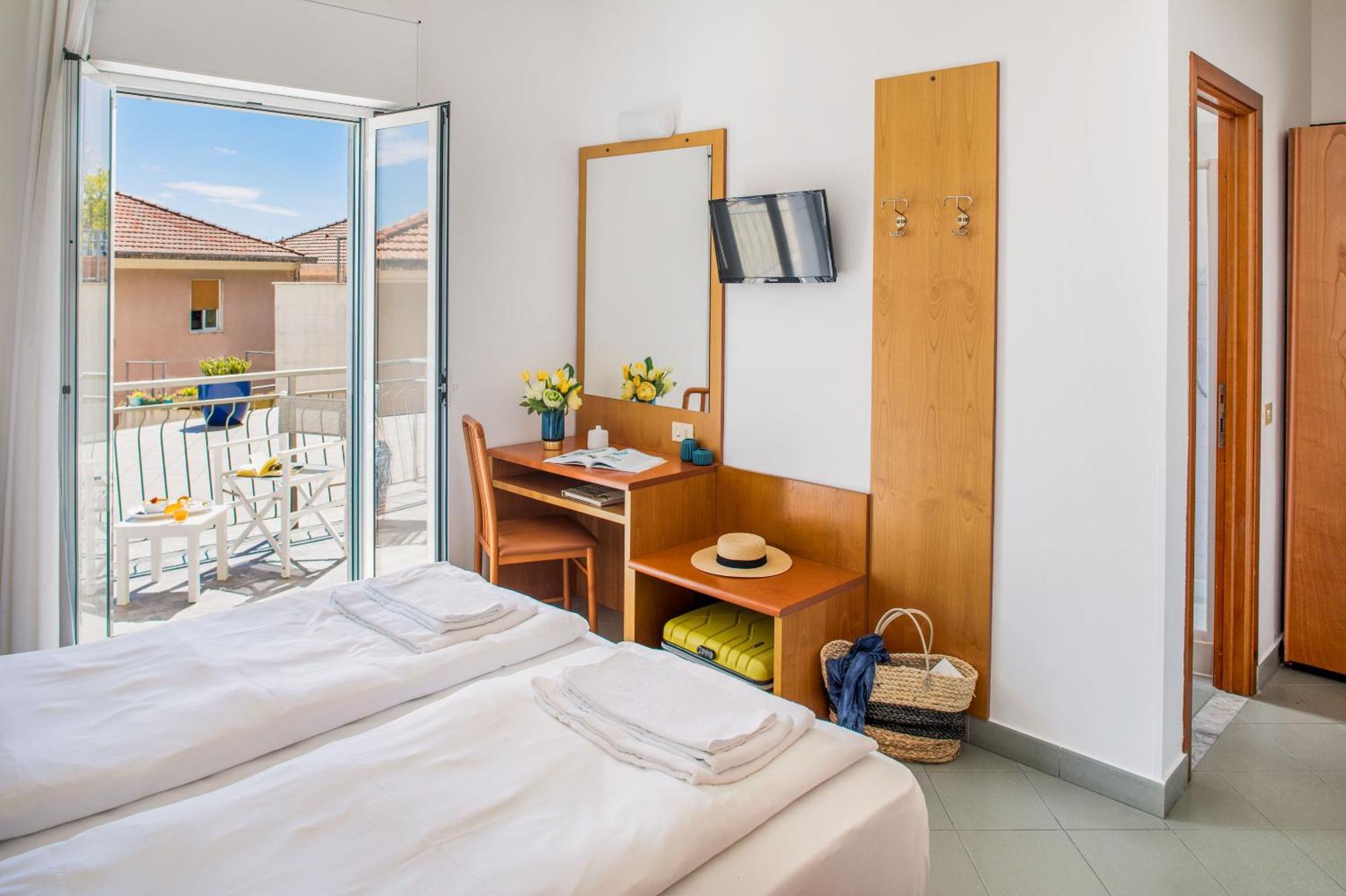 Hotel Tritone Лаїгуелья Екстер'єр фото