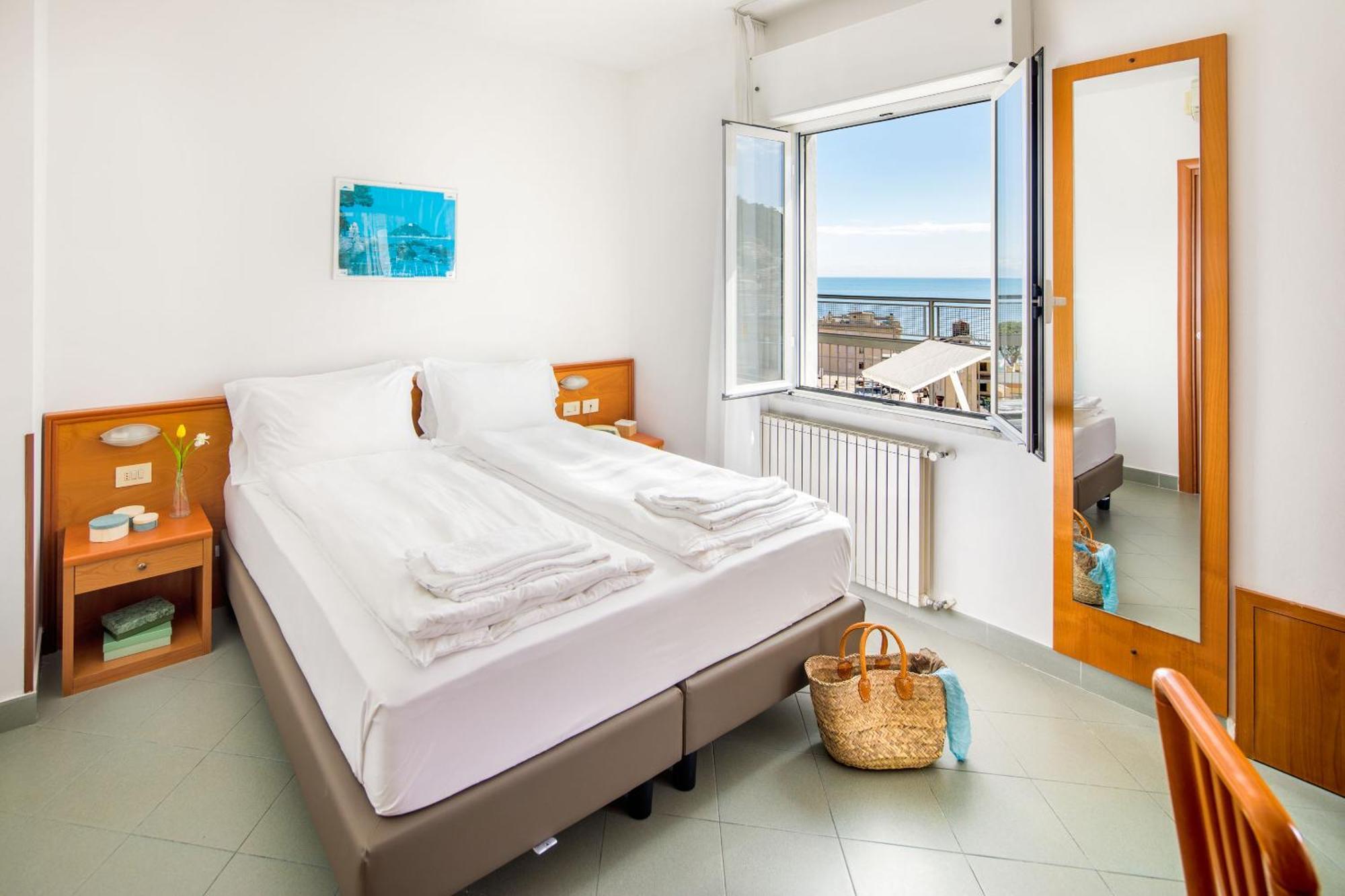 Hotel Tritone Лаїгуелья Екстер'єр фото