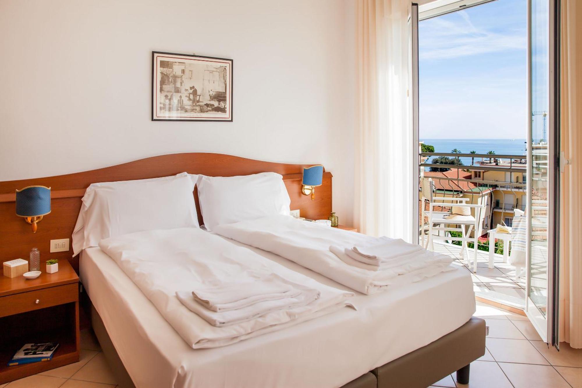 Hotel Tritone Лаїгуелья Екстер'єр фото