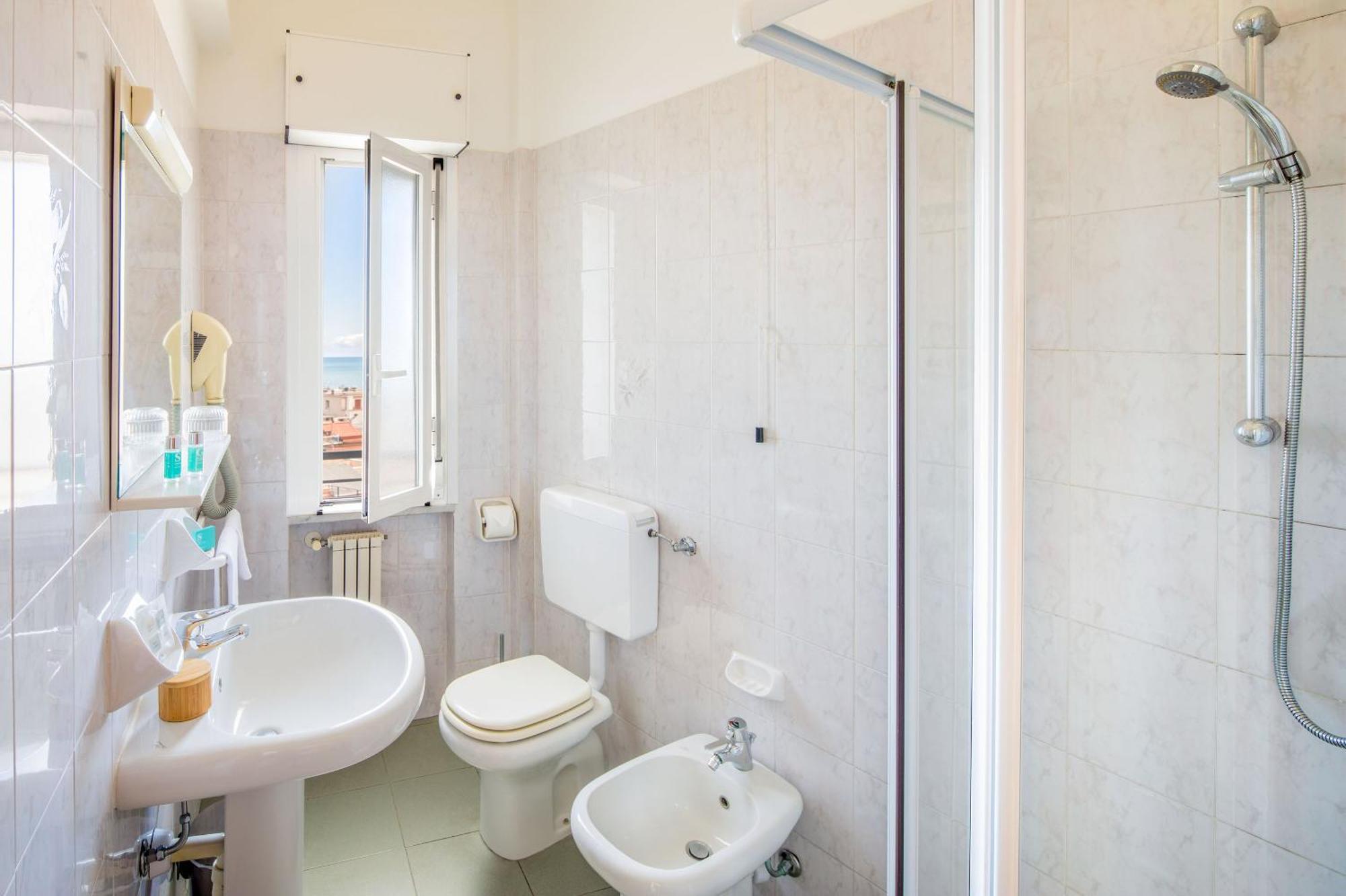Hotel Tritone Лаїгуелья Екстер'єр фото