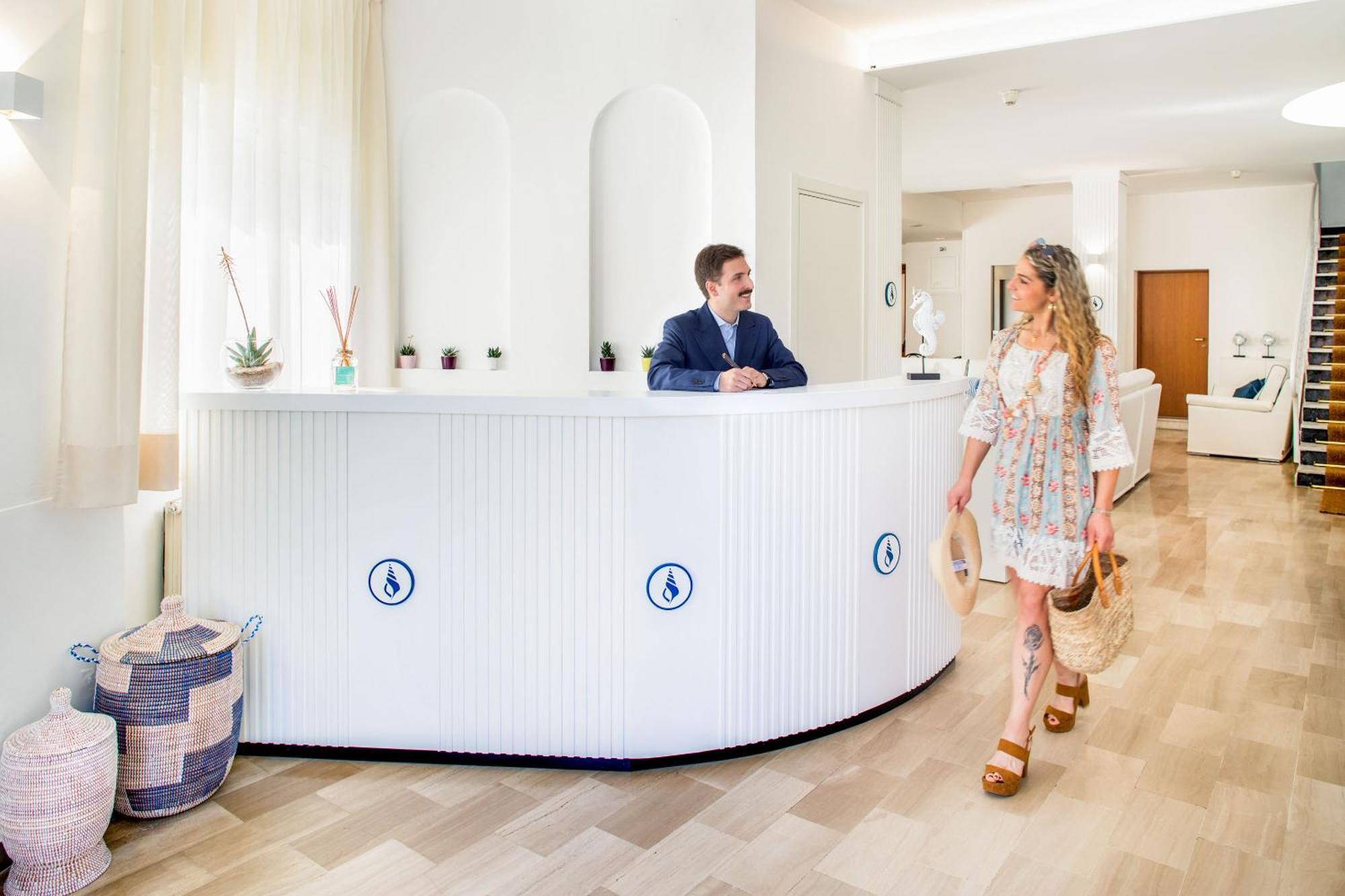 Hotel Tritone Лаїгуелья Екстер'єр фото