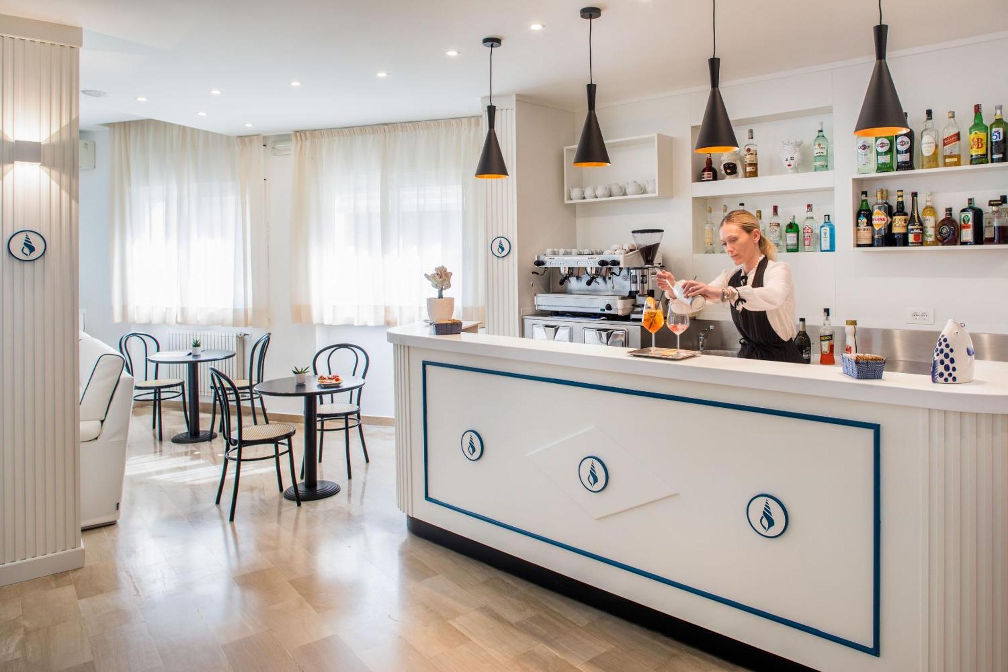Hotel Tritone Лаїгуелья Екстер'єр фото