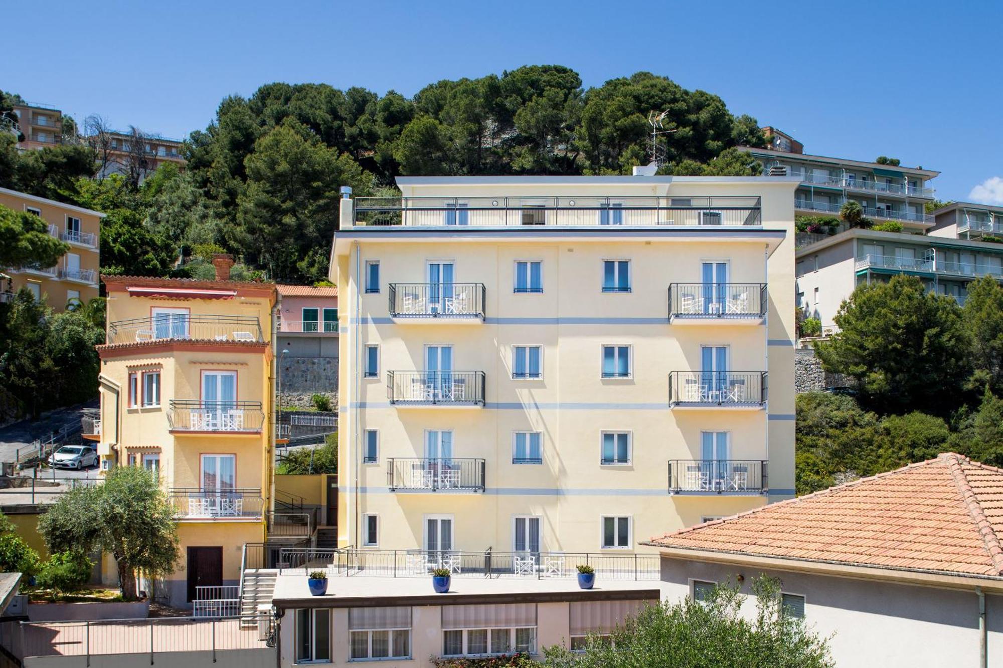 Hotel Tritone Лаїгуелья Екстер'єр фото